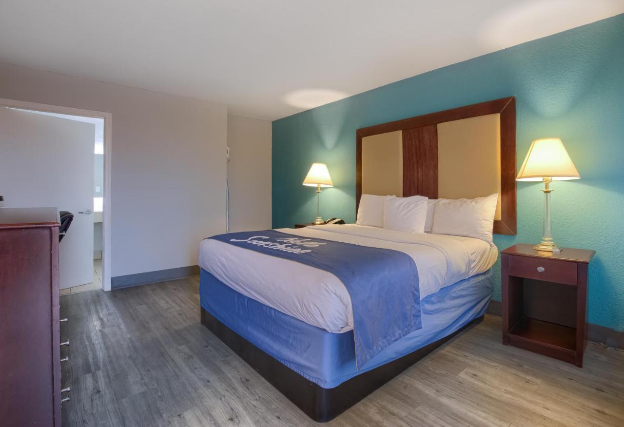 Days Inn By Wyndham Mobile I-65 Kültér fotó