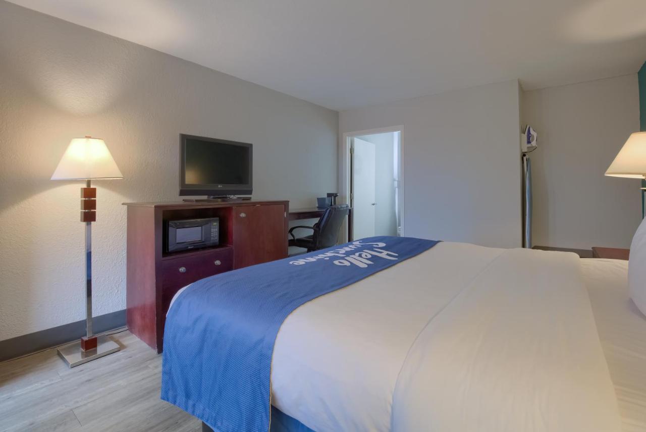 Days Inn By Wyndham Mobile I-65 Kültér fotó